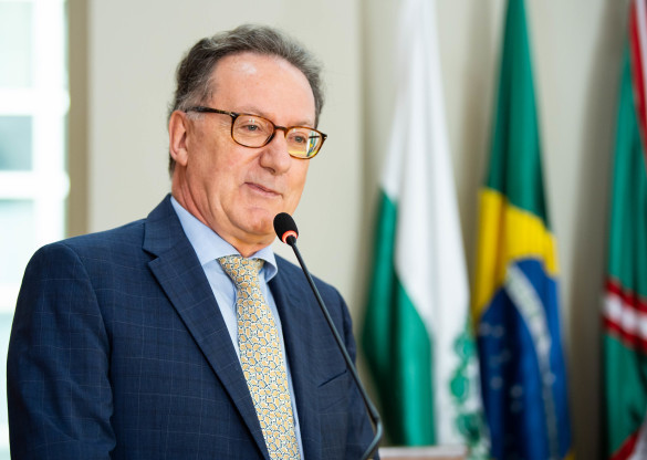Assembleia Legislativa homenageia o cônsul-geral da Itália em Curitiba
