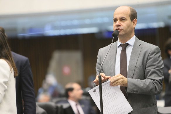 Sancionada lei que beneficia usuários de planos de assistência médica em todo Paraná