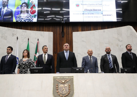 Sessão Solene homenageia o povo de Curitiba em comemoração aos 330 anos da capital