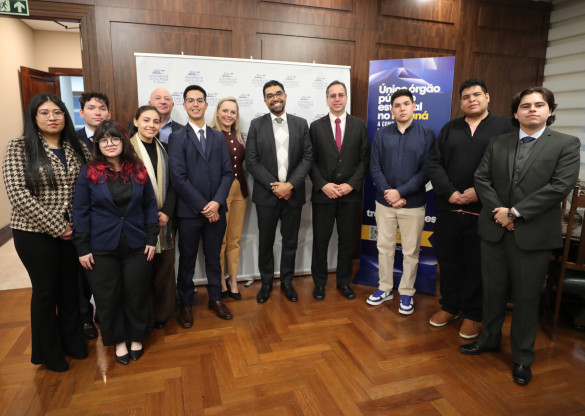 Representantes de universidade paraguaia visitam a Assembleia Legislativa