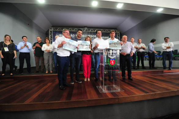 Interiorização em Ponta Grossa termina com lançamento de programa habitacional para idosos