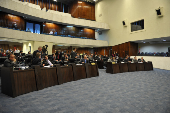 Assembleia aprova mudanças no Regimento para limitar justificativas de ausência nas sessões