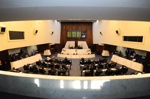 Projeto que cria plano de carreira para funcionários da AGEPAR é aprovado pelos deputados