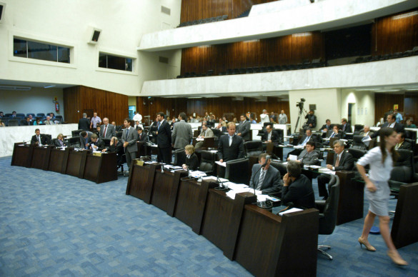 Assembleia aprova mensagens do Governo em quatro sessões extraordinárias
