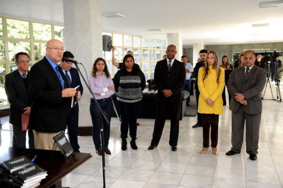 Livro que retrata o movimento negro no Paraná é lançado na Assembleia
