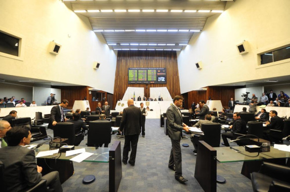 Deputados aprovaram sete projetos de lei na sessão plenária desta terça-feira (16)