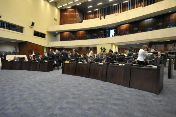 Deputados aprovam novas revogações de leis que concedem títulos de utilidade pública