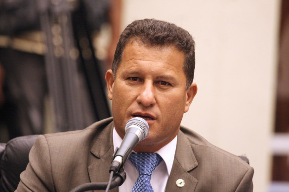 Adelino Ribeiro propõe programa de apoio a estudantes com necessidades especiais