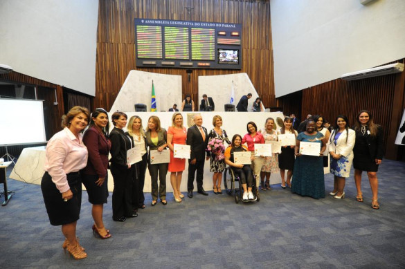 Assembleia presta homenagens no Dia Internacional da Mulher