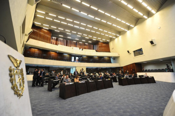 Nove projetos de lei foram aprovados na sessão plenária desta segunda-feira (31)