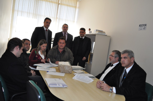 Novo contrato com empresa de limpeza vai permitir economia de quase R$ 1,6 milhão ao Legislativo