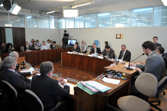 CCJ rejeita emendas do PT a projeto que institui a E-Paraná Comunicação