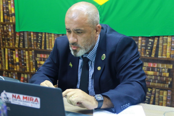Deputado Soldado Fruet questiona gasto em órgãos estaduais