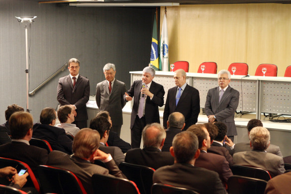 Deputados discutem emendas ao Orçamento e projetos para 2012 com o Governo do Estado