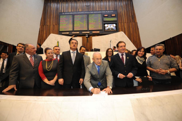 Assembleia implanta sistema de progressão funcional por tempo de serviço, sonho antigo de seus servidores