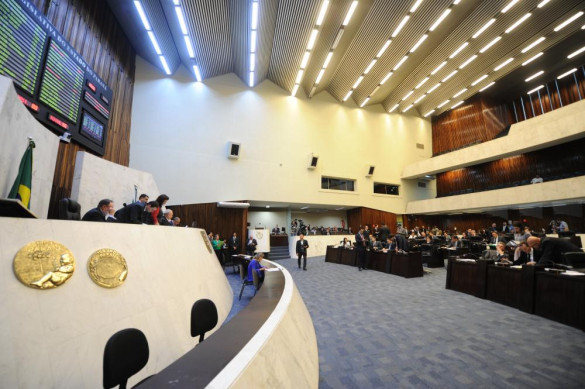Plano de carreira dos servidores do Detran-PR vai para última votação na segunda-feira (13)