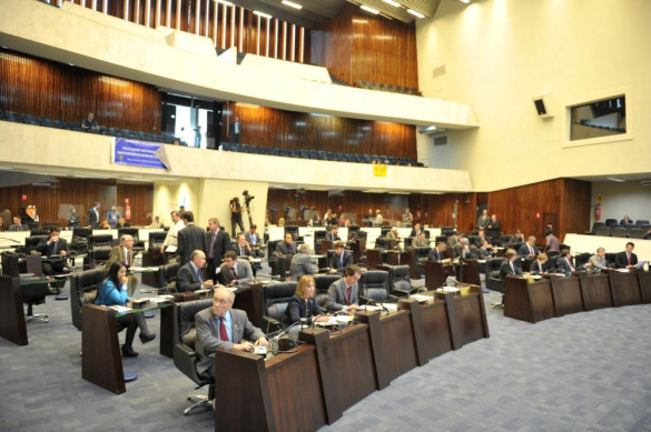 Deputados derrubam veto a projeto que assegura direitos aos consumidores de TV a cabo