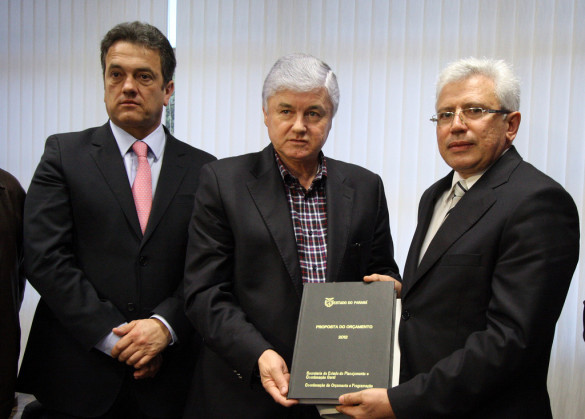 Legislativo recebe Orçamento do Estado para 2012