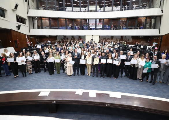 Assembleia Legislativa homenageia fisioterapeutas e terapeutas ocupacionais pelos relevantes serviços prestados à sociedade paranaense