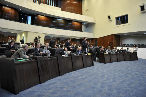 Assembleia aprova projeto que proíbe a cobrança de taxas extras de alunos com necessidades especiais