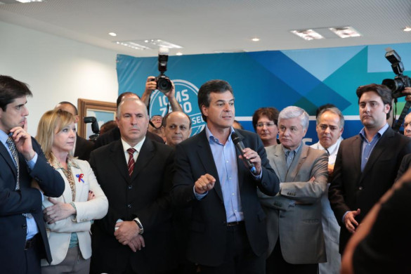 Legislativo participa de solenidade de anúncio da redução da tarifa do transporte coletivo em 17 municípios