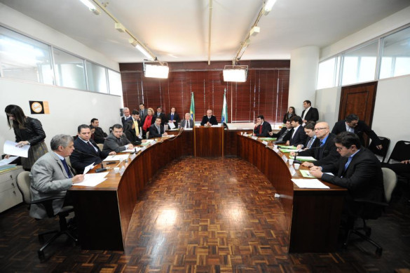 CCJ aprova emendas ao Plano Estadual de Educação