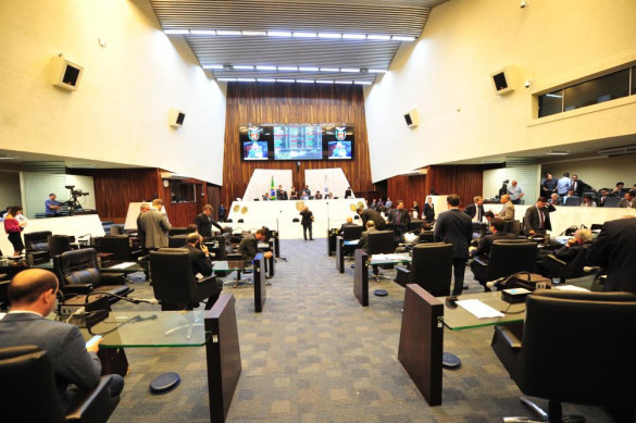 Instalação obrigatória de equipamentos que mancham dinheiro de caixas eletrônicos durante furtos é aprovada