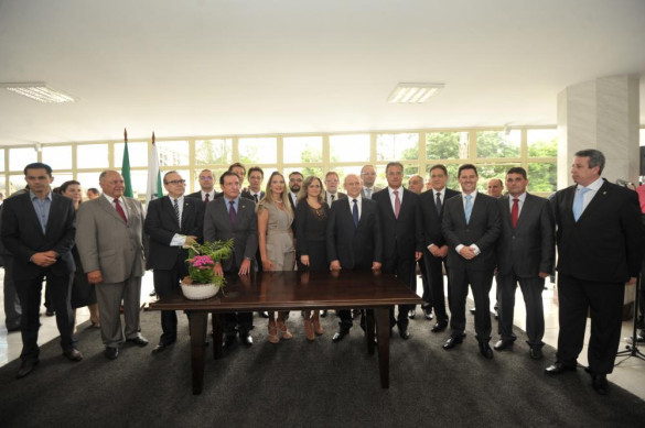 Traiano anuncia concurso público, progressão de carreira e Ouvidoria