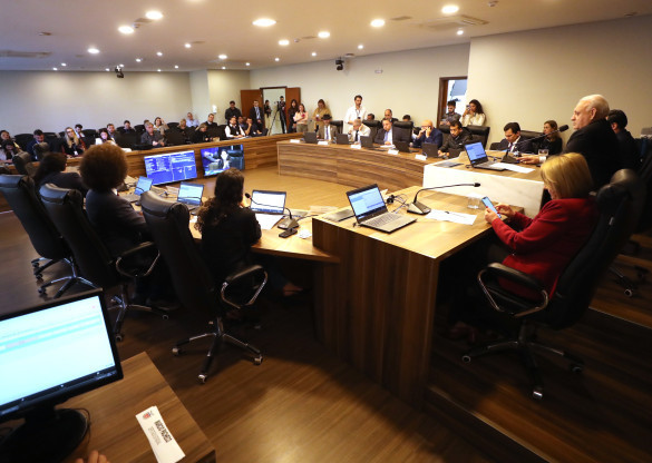 Assembleia Legislativa do Paraná inicia trâmite do projeto de lei que reduz em 45% a alíquota do IPVA no Paraná
