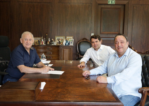 Hussein Bakri reassume o cargo de deputado estadual