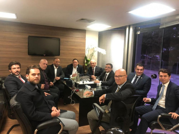 Hussein Bakri reúne líderes partidários para discutir projetos do Governo