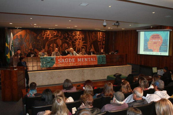 Audiência pública questiona novas diretrizes de atendimento à saúde mental no Brasil