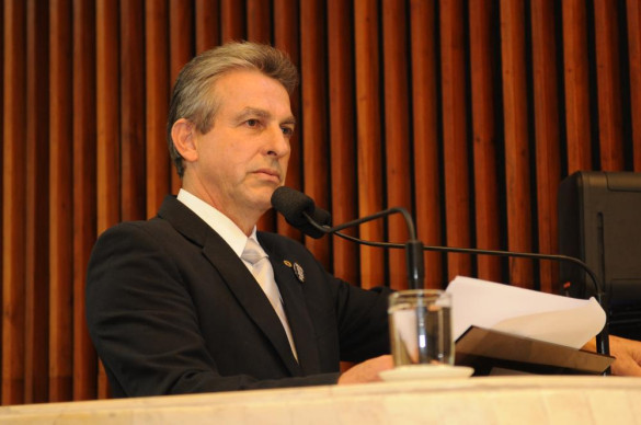 Veneri confirma exoneração de servidor denunciado por arremessar vaso contra policiais militares