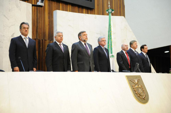 Flávio Arns apresenta balanço das ações do Governo na primeira sessão deste ano na Assembleia Legislativa