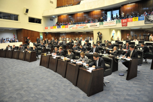 Assembleia aprova criação do SIGERFI e por acordo adia votação do reajuste do funcionalismo