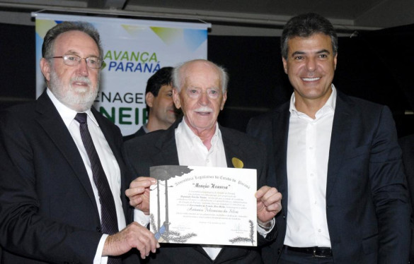 Homenagem a pioneiros marca festa dos 80 anos de Londrina