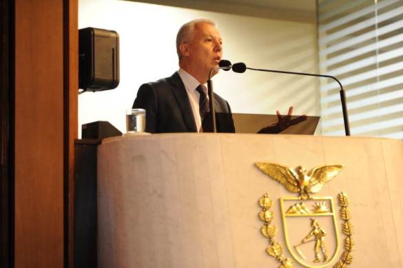 Marçal Justen fala sobre separação dos Poderes na inauguração da Escola do Legislativo