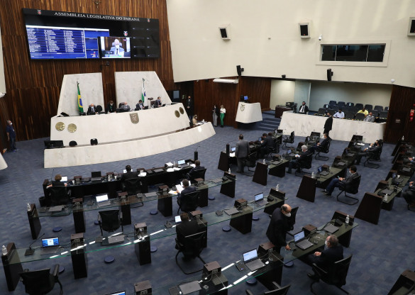 Assembleia aprova regulamentação da dose complementar da vacina contra a Covid-19 no Paraná