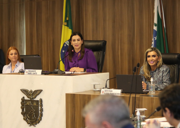 Lugar das deputadas é  no comando da CCJ