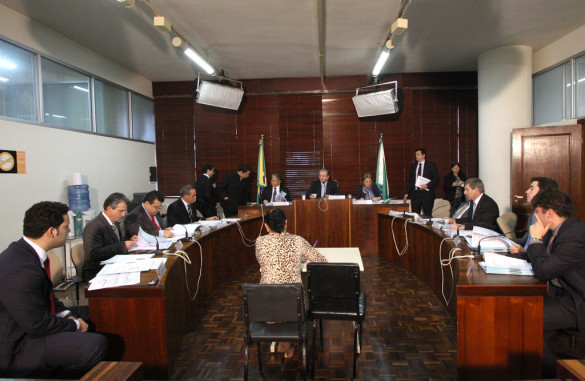 CCJ antecipa sessão semanal para segunda-feira (5), às 13h30