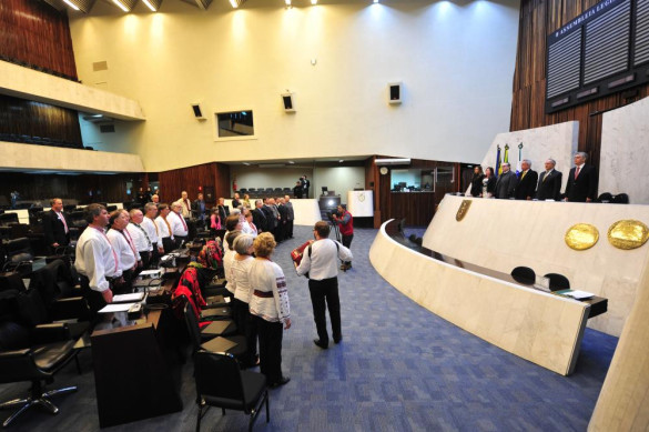 Sessão solene marca os 125 anos da imigração ucraniana no Brasil e os 25 anos da Independência da Ucrânia