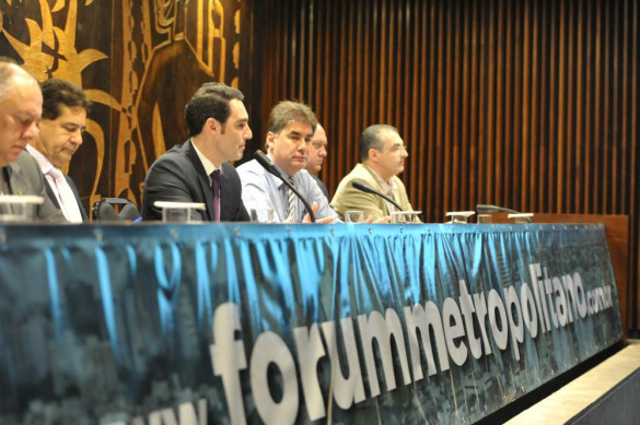 Assembleia debate planejamento e gestão de políticas públicas em regiões metropolitanas
