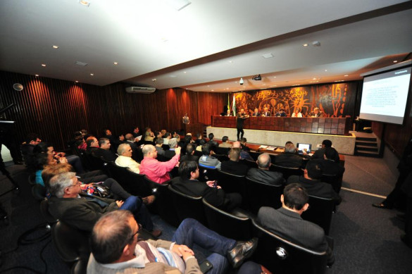 Audiência pública debate concessão de apoio cultural para as rádios comunitárias