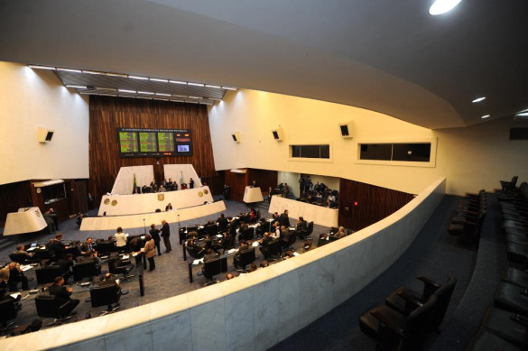 Deputados aprovam projetos que reajustam vencimentos dos servidores públicos