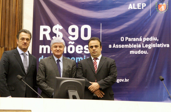 Mesa Executiva faz prestação de contas da gestão durante sessão solene