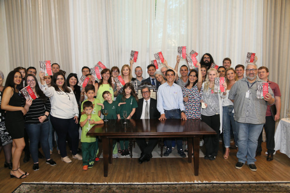 Livro sobre filosofia é lançado na Assembleia