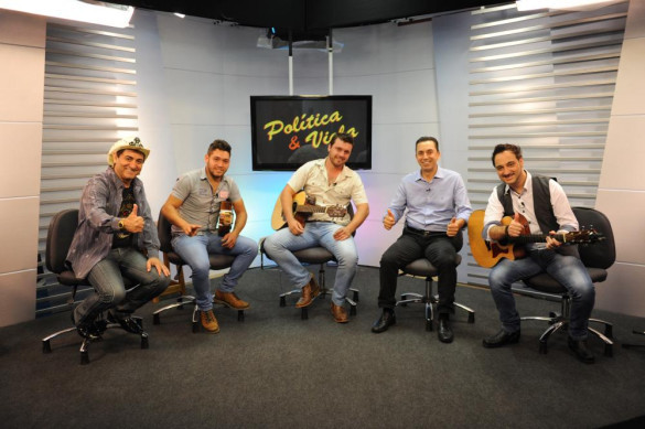Reichembach canta e conta causos no programa "Política e Viola" deste sábado (6)