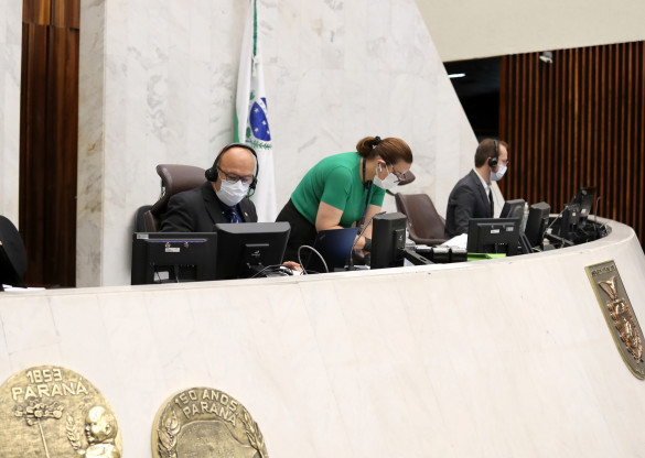 Deputados aprovam reajuste ao salário mínimo regional do Paraná