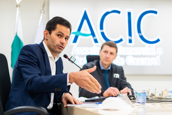 Deputado Marcio Pacheco detalha projetos apresentados na Assembleia Legislativa aos empresários da ACIC