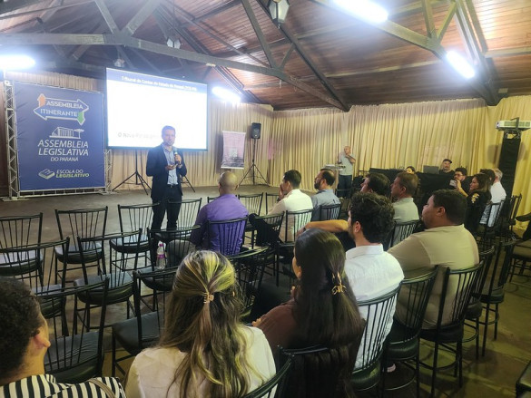 Assembleia Itinerante realiza palestra sobre boas práticas no Legislativo durante a ExpoLondrina 2026